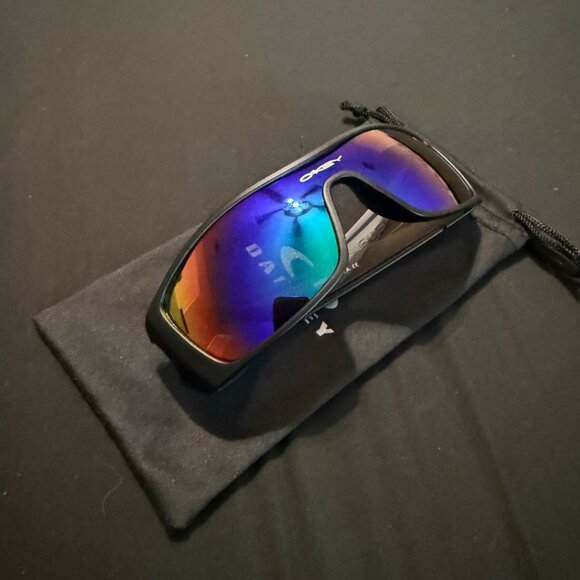 Oakley Sunglasses Fuel Cell Reflective Lenses - Picture 2 of 9